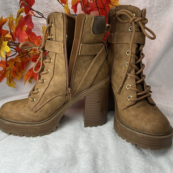 GBG Los Angeles Shoes - GBG Los Angeles, tan platform side zip ankle boots NWT